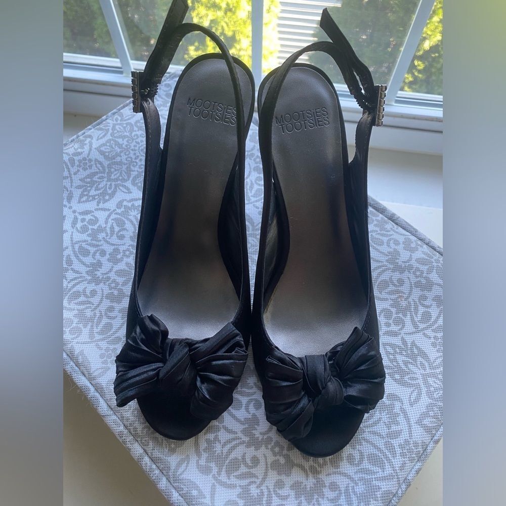 Black High Heels with Bow - Mootsie Tootsie - Woman’s 8​